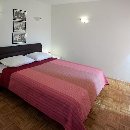 Ideal Location Split Apartments Room photo