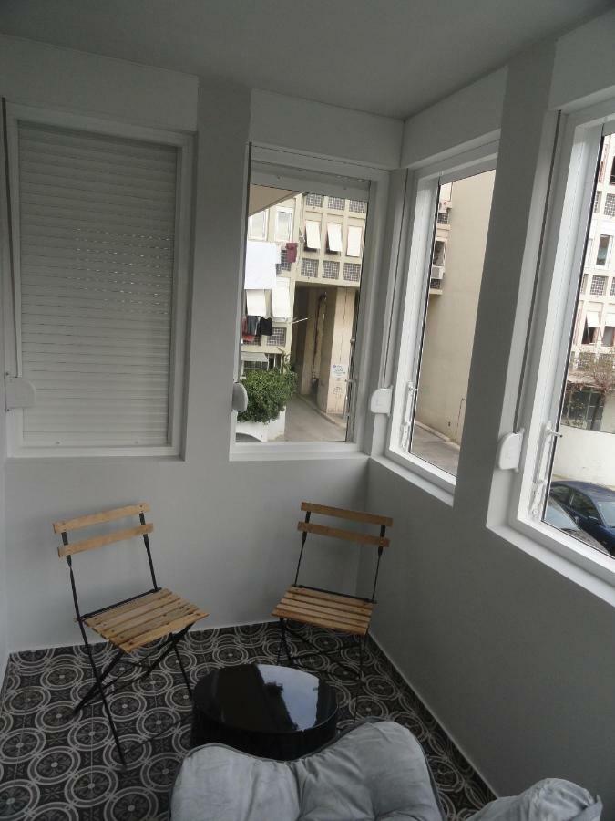 Ideal Location Split Apartments Exterior photo